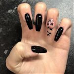 Black-Butterfly-Nails